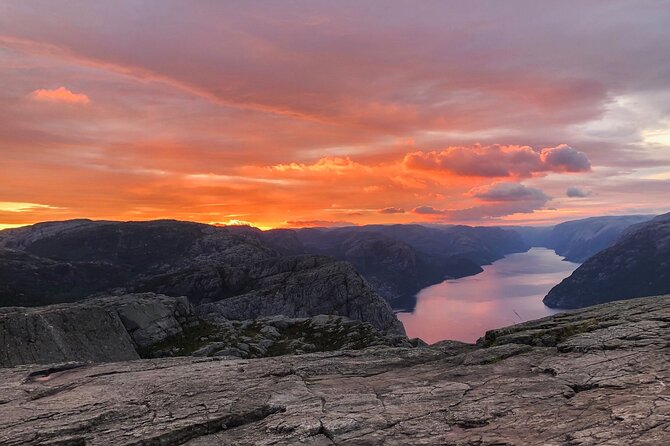 Guided sunrise hike to Pulpit Rock Preikestolen - What the small group changes
