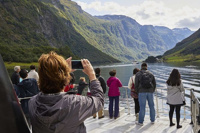 Guided Tour To Nærøyfjorden, Flåm And Stegastein - Viewpoint Cruise - Stegastein gives you the day’s signature panorama