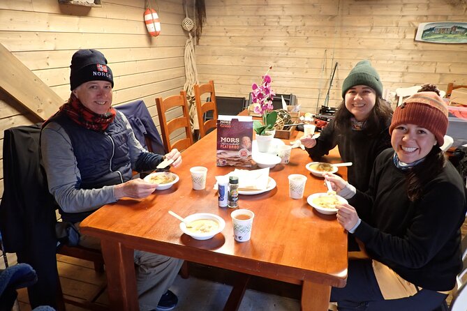 Half Day Fishing and Outdoor Cooking in Bergen - Guides who teach without taking over
