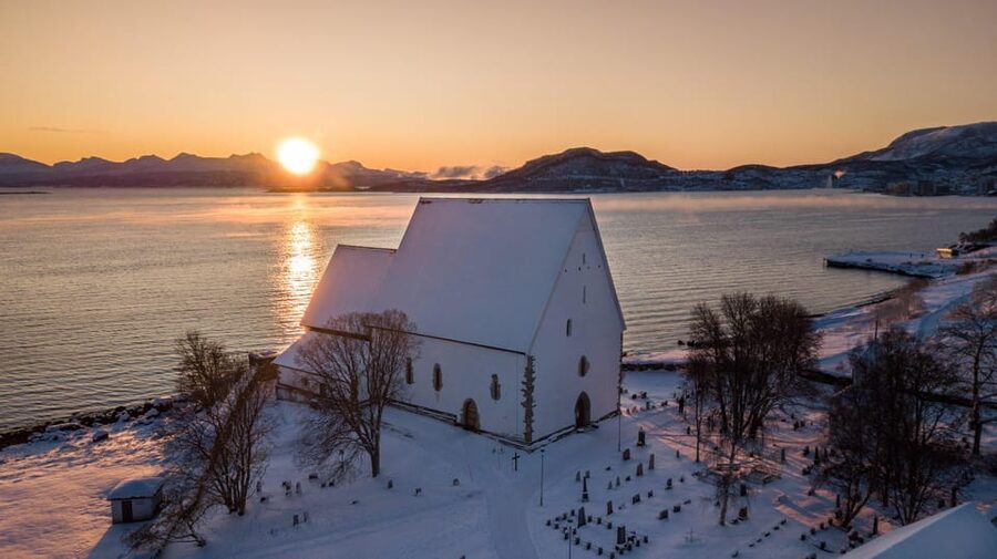 Harstad: Trondenes Church Guided Tour - Old Art, Faint Paintings, and Carved Doors