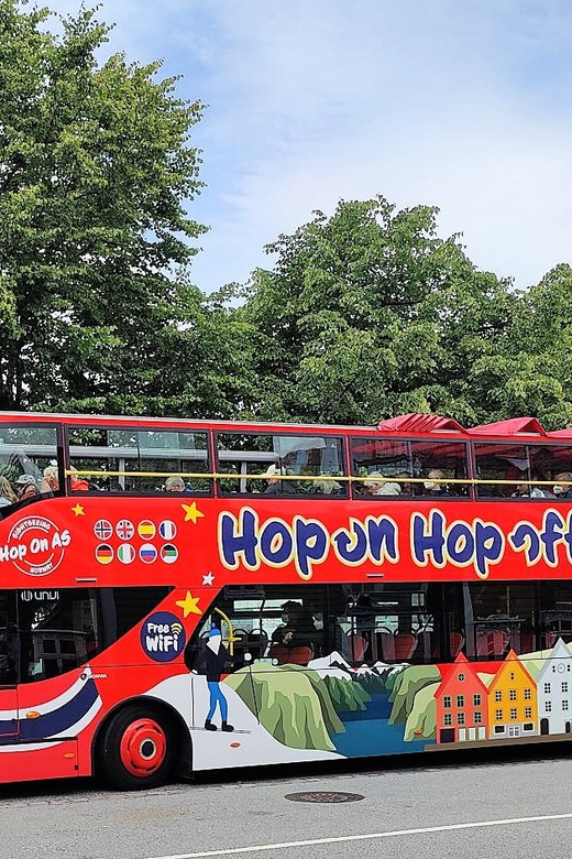 Haugesund: 1-Day Hop-On Hop-Off Sightseeing Bus Ticket - City Hall, Haraldsgata, and the central streets