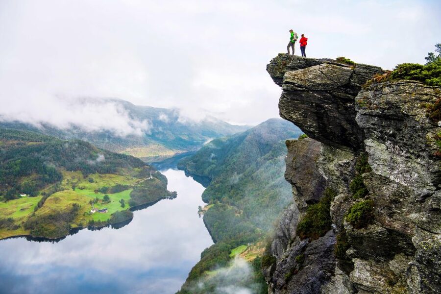 Haugesund: Himakånå Guided Hiking Trip - The 2.2-kilometer climb to Himakånå