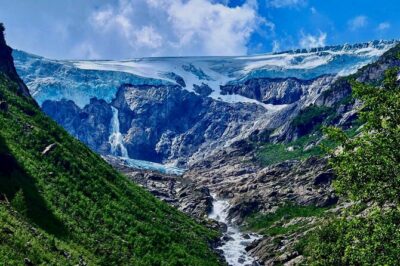 Helicopter Over Trolltunga and Waterfall Sightseeing from Bergen