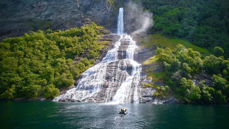Hellesylt: Guided Geirangerfjord Boat Tour - What the local stories add to the scenery
