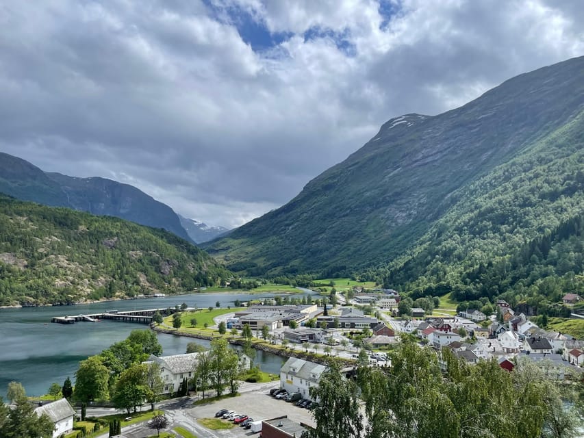 Hellesylt to Norangsdalen: Scenic E-Bike Tour - Starting beside Hellesylt’s famous waterfall