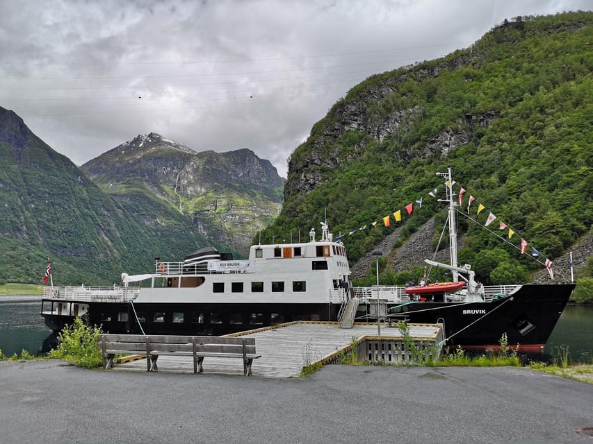 Hjørundfjord Fjord Cruise Afternoon Rountrip from Ålesund - Leaving Ålesund From Rådhuskaia
