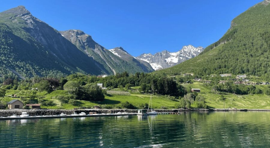 Hjørundfjord Fjord Cruise Afternoon Rountrip from Ålesund - What to Bring and How to Prepare