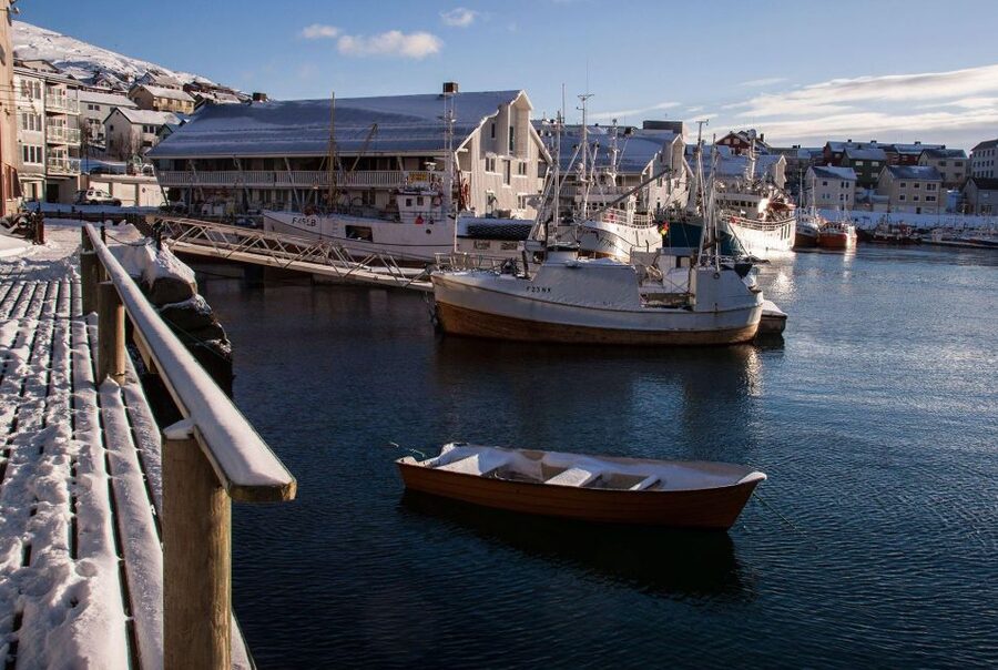 Honningsvåg: North Cape Winter Excursion with Entry Ticket - The monument, cliff, and open sea