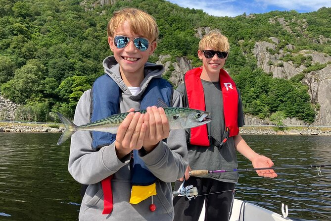Inshore fishing in the Drangefjord - Watching for seals and learning the fjord’s story