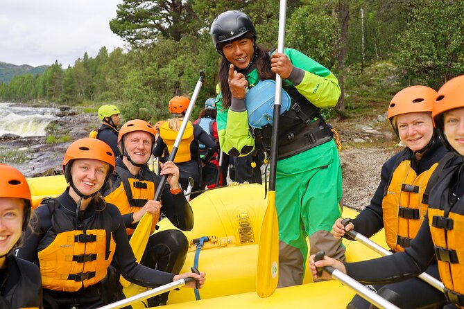 Intermediate Difficulty Level Rafting Experience in Dagali - What the guides add to the experience