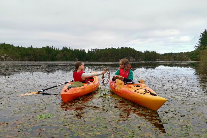 Kayaking in Aksdal - Arriving at Lake Aksdalsvannet
