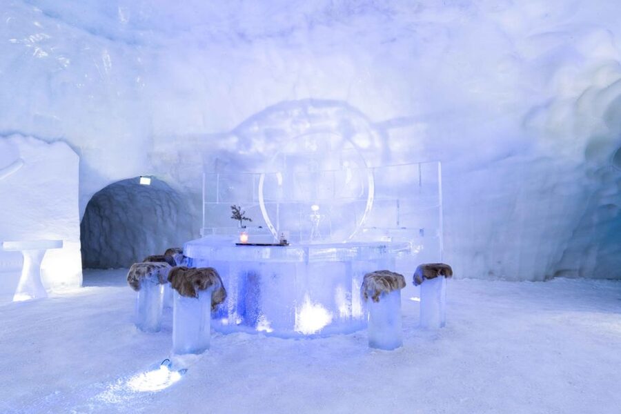 Kirkenes: Snowhotel Entrance Ticket - Walking the fjord path and cabin area