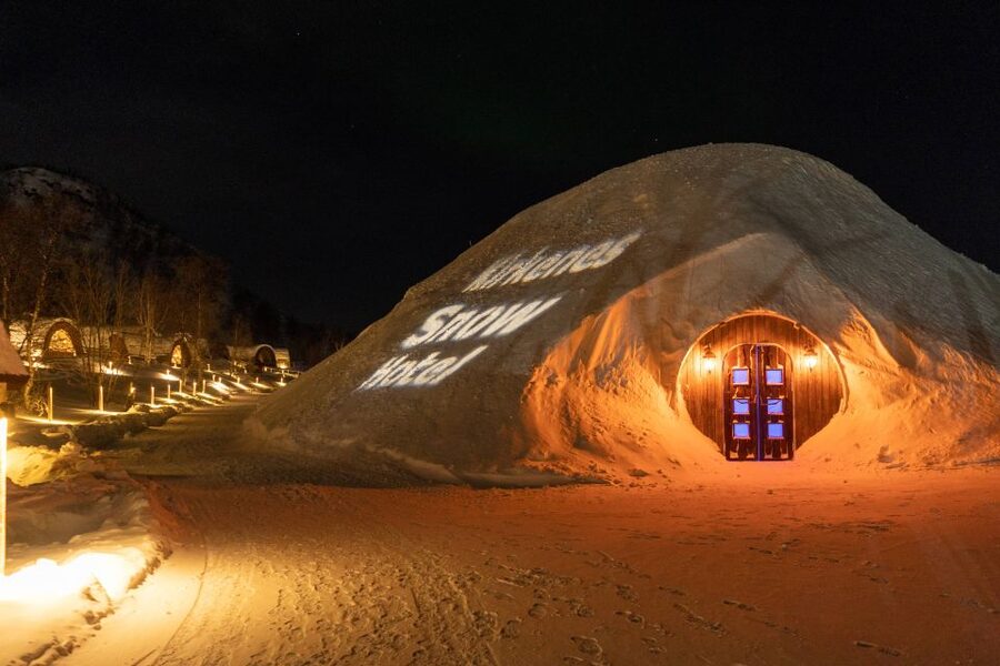 Kirkenes: Snowhotel Entrance Ticket - The best seasons for a Snowhotel visit