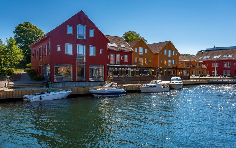 Kristiansand: Guided Cultural Walking Tour - Starting at Fiskebrygga and the working waterfront