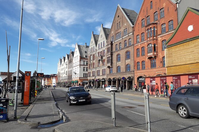Local food tasting & Excursion with a city view from the top 4pax - The Fløibanen ride to Mount Fløyen