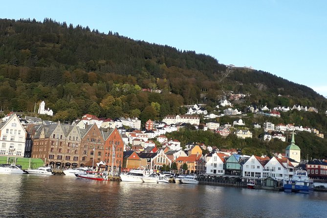 Local food tasting & Excursion with a city view from the top 4pax - Pace, access, and practical details