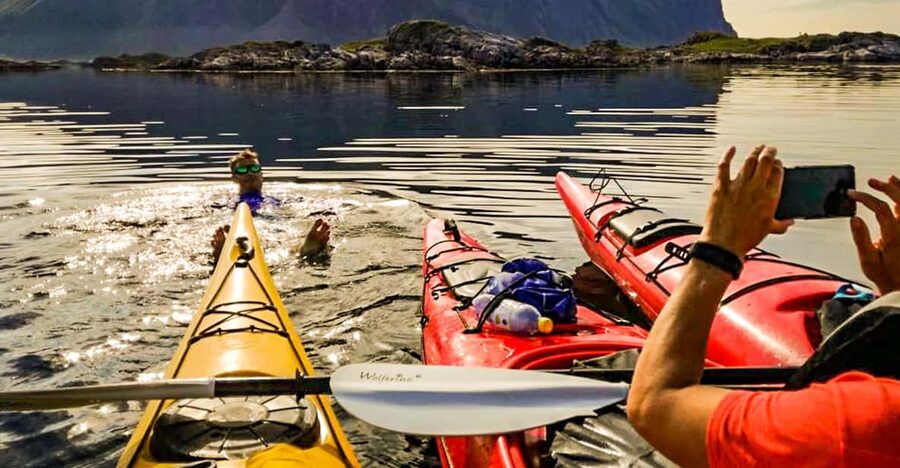 Lofoten: Full Day Combo tour, (kayaking and rappelling) - Paddling past islands and white beaches