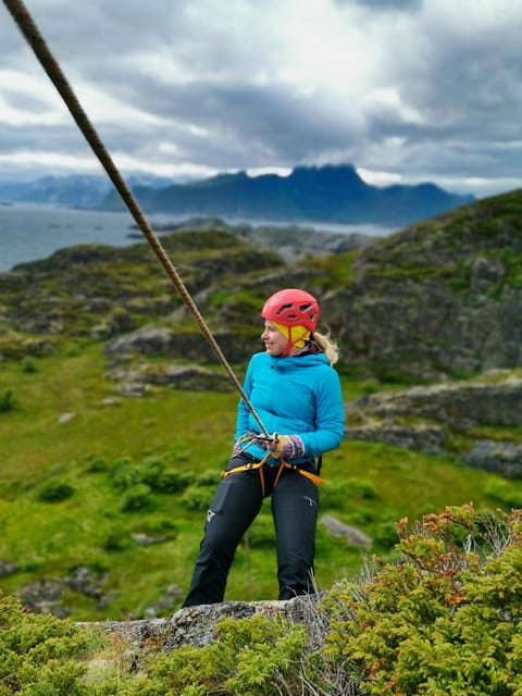 Lofoten: Full Day Combo tour, (kayaking and rappelling) - Paddling back to the starting point