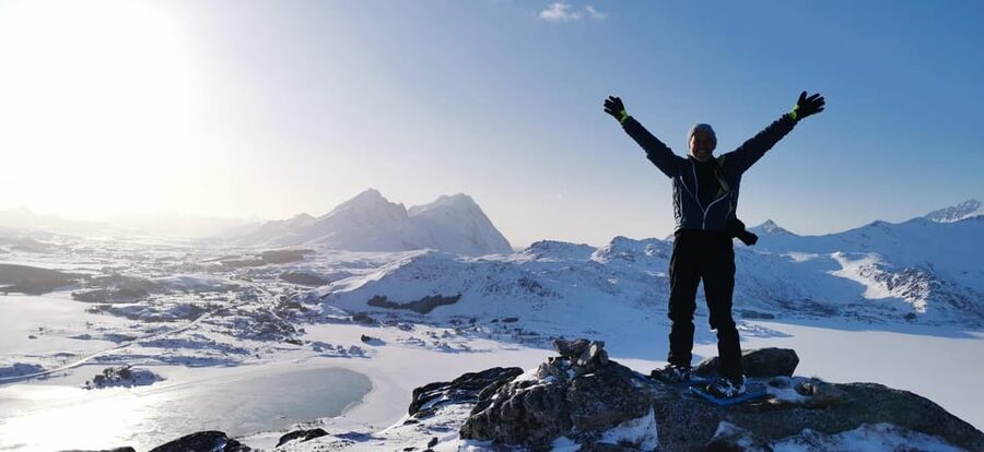 Lofoten: Half Day Snowshoe Tour - What the $103 price includes