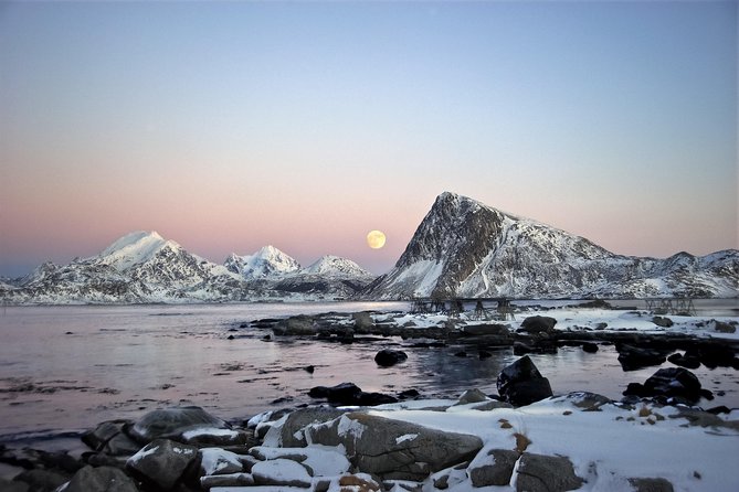 Lofoten Highlights Photo Tour - Henningsvær & Haukland - Gimsøy offers open coast and a slower rhythm