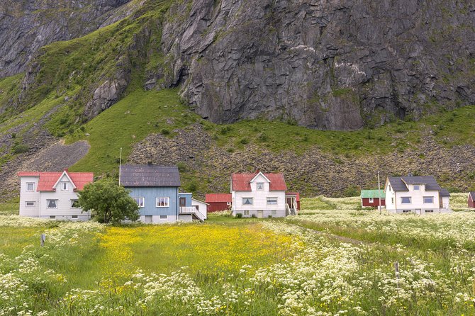 Lofoten Summer Panoramic Tour - Utakleiv: the photographer’s favorite stop