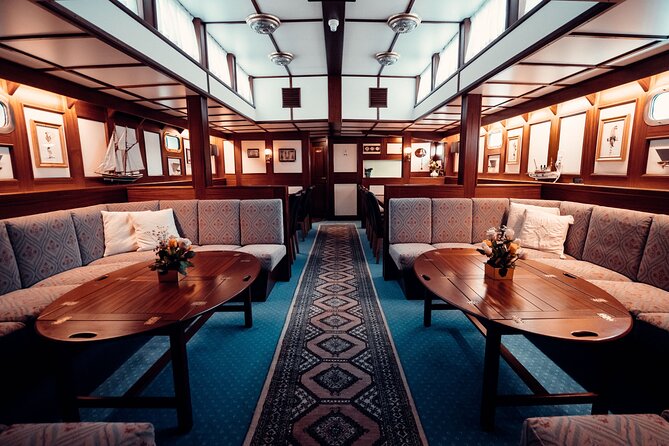 Luxury Northern Lights Yacht Cruise with Hot Tub from Tromsø - What to wear for a yacht with two climates