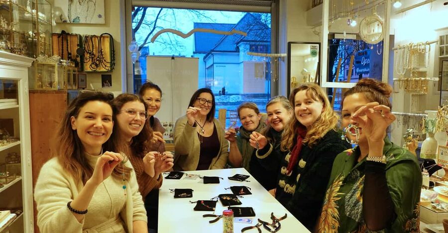Maral Kunst : Jewelry Bar Experience (Jewelry Making) - Key points to know before booking