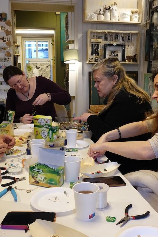 Maral Kunst : Jewelry Bar Experience (Jewelry Making) - Choosing materials from gemstones to vintage pieces