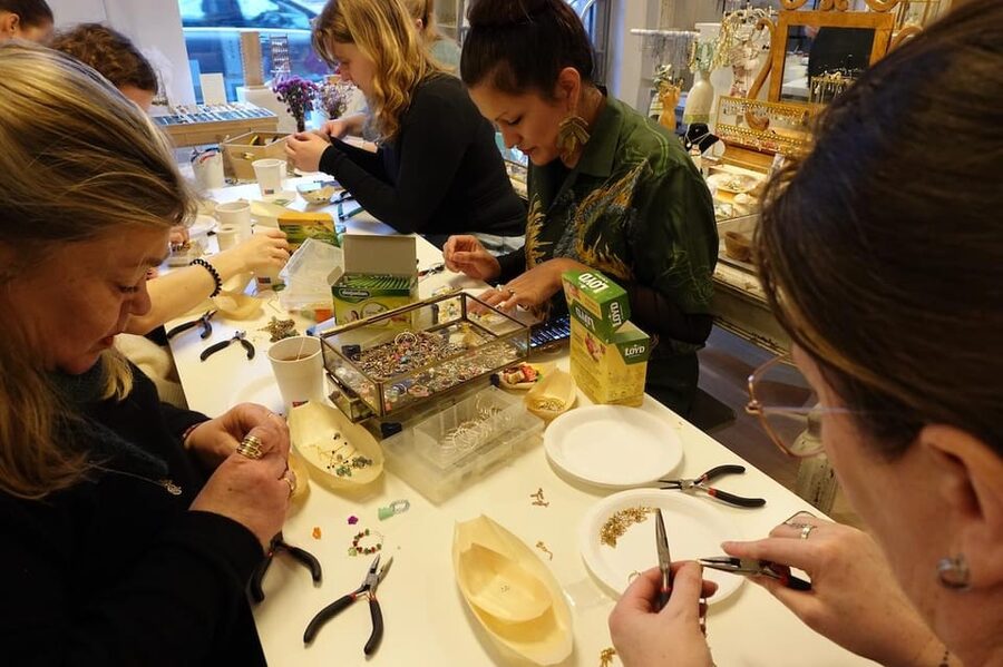 Maral Kunst : Jewelry Bar Experience (Jewelry Making) - A cozy break with drinks, snacks, and a gift