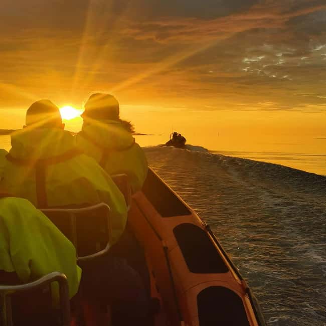 Midnight sun safari - What to wear and bring for a 9 p.m. departure