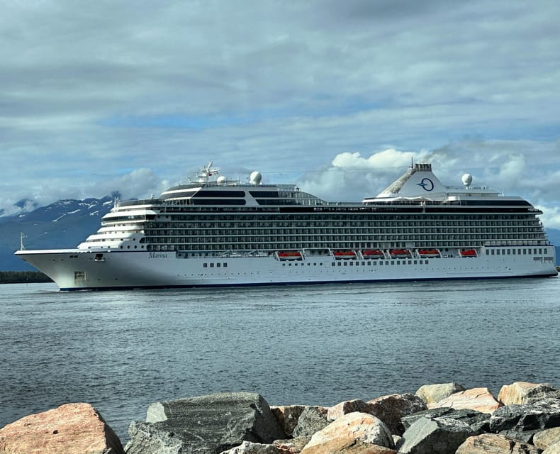 Molde: Atlantic Coast Highway and Bud Village Tour - Varden viewpoint and Molde’s famous mountain count