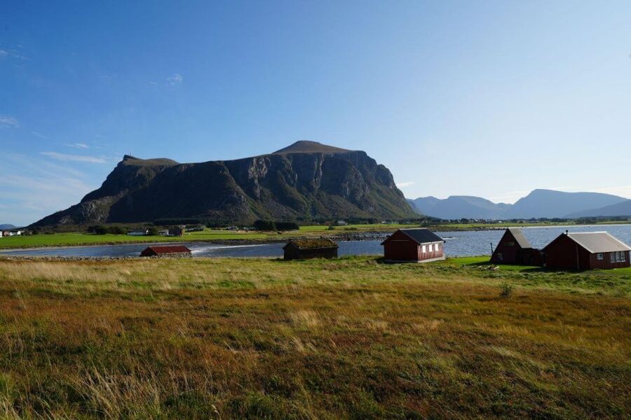 Molde: Atlantic Ocean Road & Varden Audio Guide Bus Tour - Is $93 a fair price for 3.5 hours?