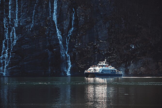 Mostraumen Fjord Cruise - Commentary, crew, and the onboard atmosphere
