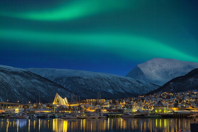 Northern light hunt in Tromsø. WiFi included - Leaving Tromsø at 7 p.m. in search of clear skies