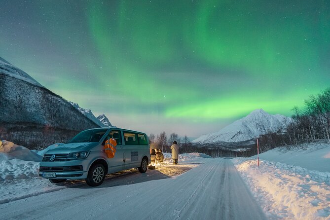 Northern Lights Hunt with The Green Adventure - photos included - What happens at an aurora stop