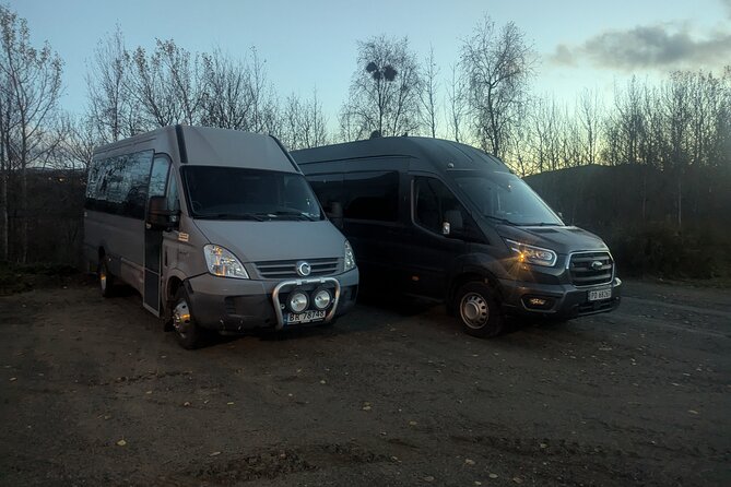 Northern Lights Minibus Chase Max 16 Person In Group - Staying warm with pastries and a hot drink
