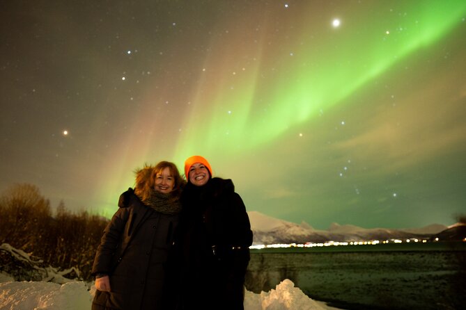Northern Lights Tour with Local Guide and Photos - Photography help and the included aurora pictures