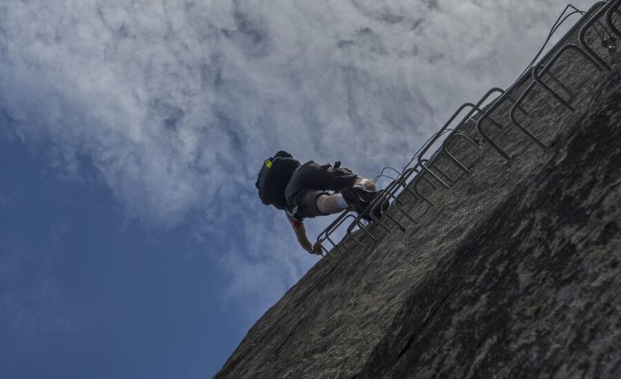 Odda: Full-Day Trolltunga Hiking, and Climbing Tour - The return along the tourist trail