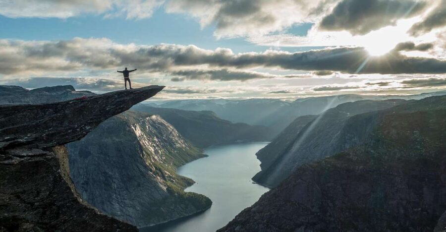 Odda: Trolltunga Via Ferrata, Sunset and Sunrise - The via ferrata gives Trolltunga a sharper edge