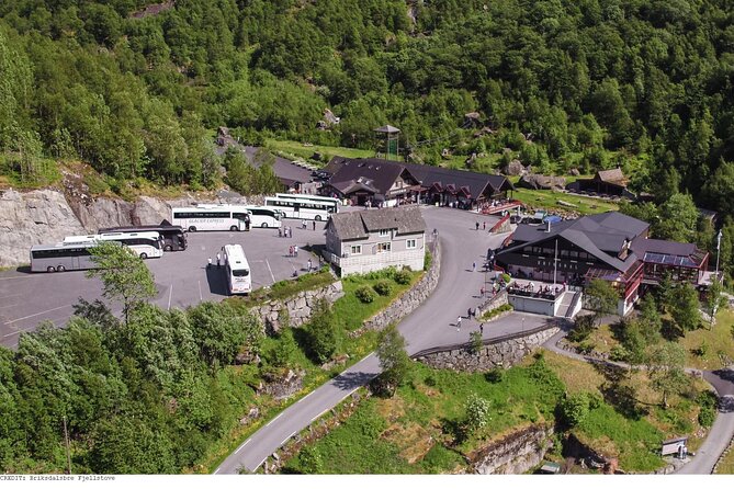 Olden 4 Hour Briksdal Glacier Tour in Briksdalsbreen - Key points at a glance