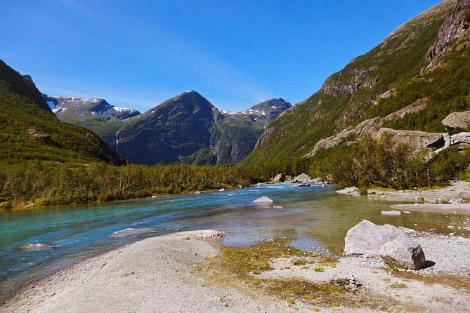 Olden Shore Excursion: the Amazing Briksdal Glacier - Lake Oldevatnet makes a fine first photo stop