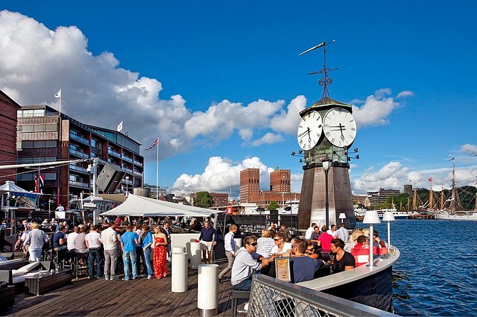 Oslo Airport Transfers : Oslo City to Oslo Airport OSL in Business Van - What the 45-minute airport ride includes
