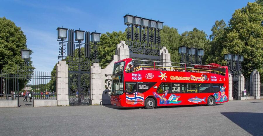 Oslo: Best of Oslo Walking Tour and Hop-on Hop-off Bus Tour - Christiania and the Tiger City story