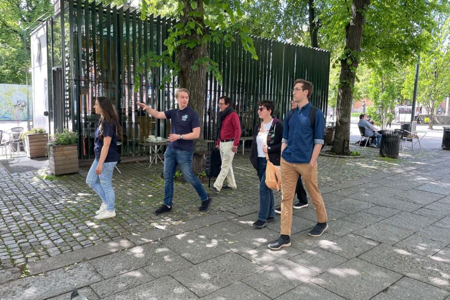 Oslo: Best of Oslo Walking Tour and Hop-on Hop-off Bus Tour - What the 24-hour bus adds to the day