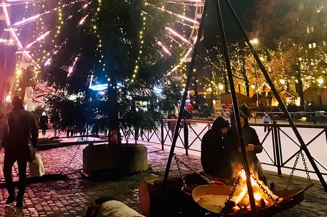 Oslo Christmas walk - Starting beneath the National Theatre lights