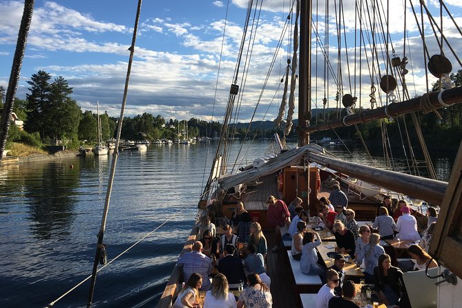 Oslo Combo Tour: Grand City Tour and Oslo Fjord Cruise - Vigeland Park and Oslo’s most unusual public art