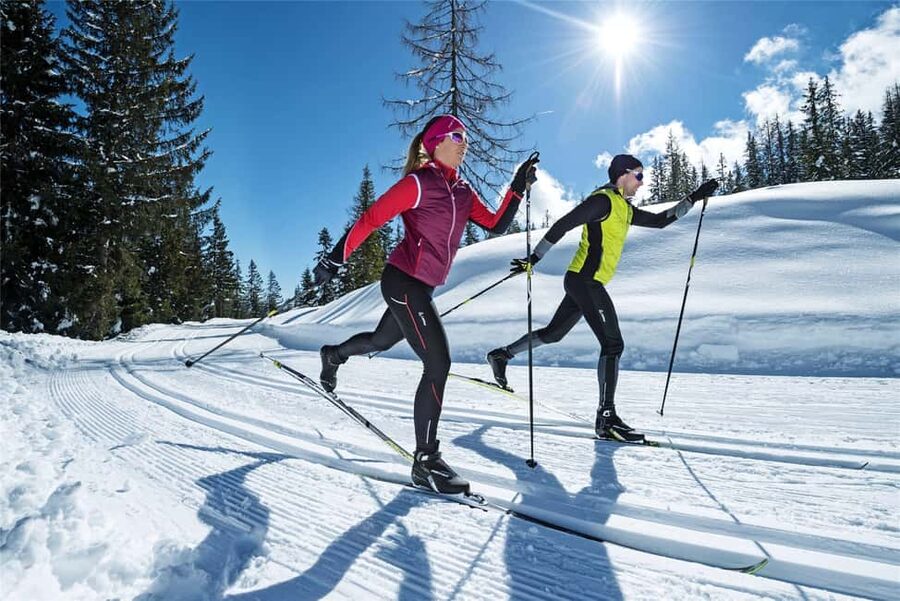 Oslo: Cross Country Skiing Equipment with private lesson - Picking up the complete ski equipment