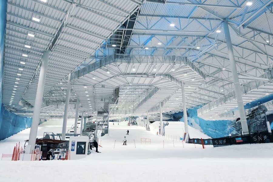 Oslo: Day Pass for Downhill Skiing at SNØ Ski Dome - Renting clothing and equipment at SNØ