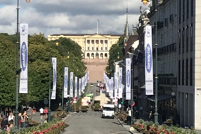Oslo easy walk - Oslo City Hall and the Nobel Peace Prize