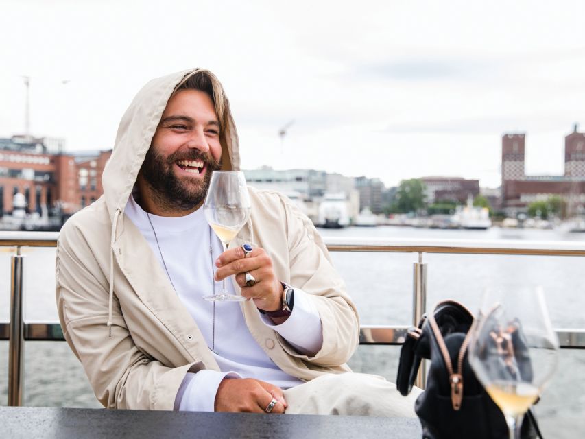 Oslo: Electric Boat Cruise with Brunch - The welcome drink and first moments on board